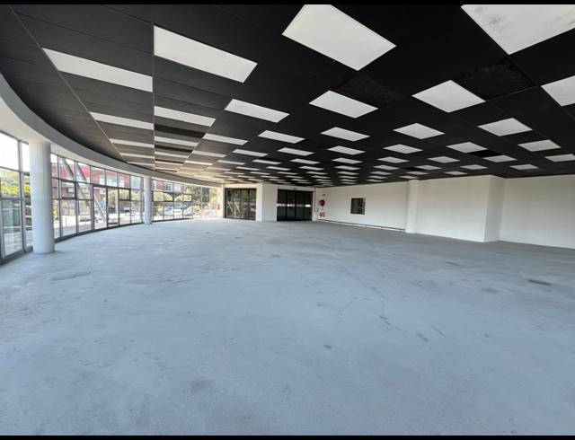 915M² WAREHOUSE TO LET IN LASER PARK
